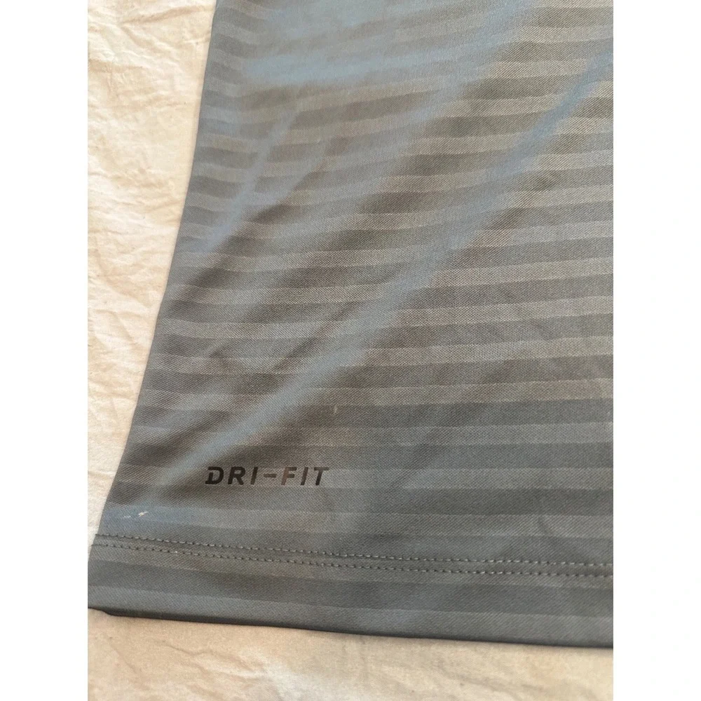Nike Dri-FIT Mens XXL Gray Striped Golf Polo Shirt Short Sleeve Athletic Tee